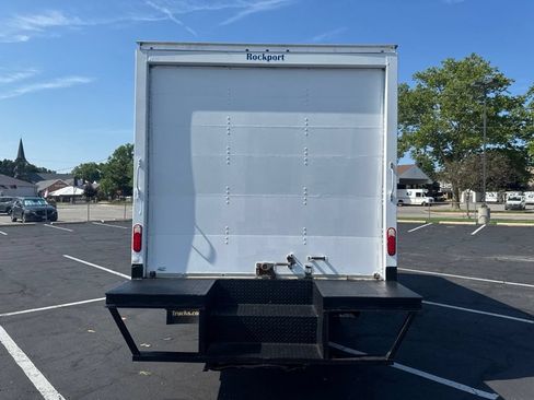 Used 2017 Chevrolet Express 3500 RWD image 4