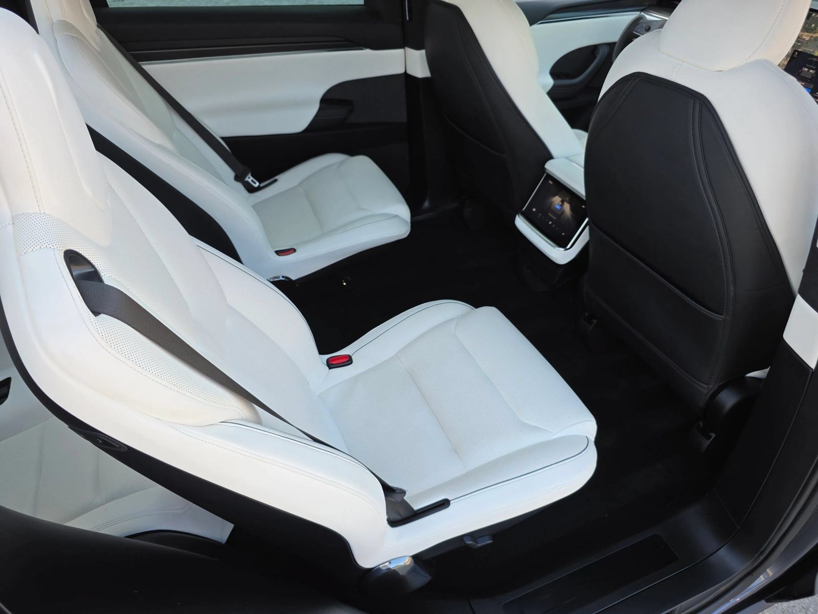 Used 2022 Tesla Model X Plaid AWD/4WD image 31