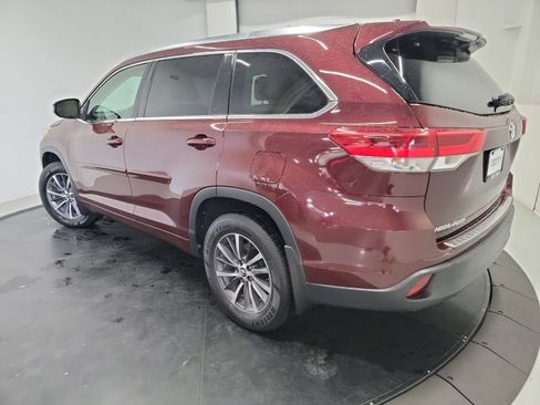 Used 2018 Toyota Highlander XLE w/ Protection Package #3 AWD/4WD image 6