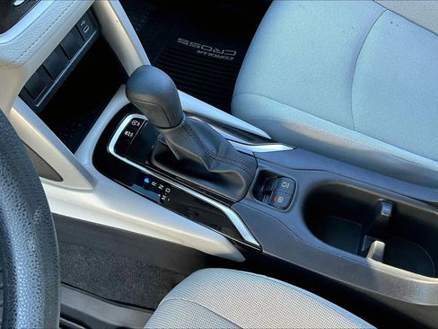 Certified 2024 Toyota Corolla Cross L image 15