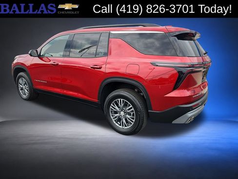 Used 2024 Chevrolet Traverse LT w/ Trailering Package AWD/4WD image 3