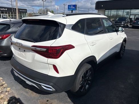 Used 2023 Kia Seltos S image 4
