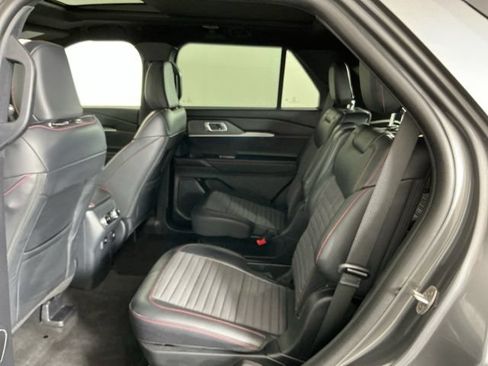 Used 2026 Ford Explorer ST-Line w/ ST-Line Street Pack AWD/4WD image 31