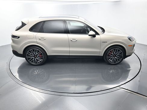 Certified 2026 Porsche Cayenne S AWD/4WD image 42