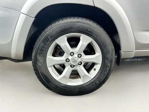 Used 2011 Toyota RAV4 Limited w/ Limited Extra Value Pkg AWD/4WD image 11
