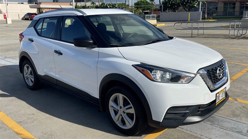 Used 2018 Nissan Kicks S FWD image 9