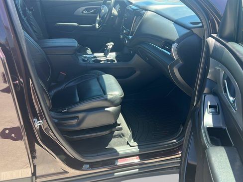 Used 2023 Chevrolet Traverse LT FWD image 13