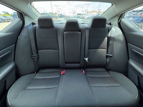 Used 2025 Nissan Altima 2.5 SV FWD image 38