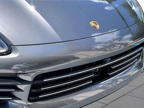 Used 2023 Porsche Cayenne Platinum Edition AWD/4WD image 29