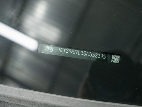 Used 2025 Cadillac Escalade ESV Sport Platinum image 19