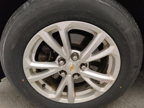 Used 2017 Chevrolet Equinox LT w/ Convenience Package image 31