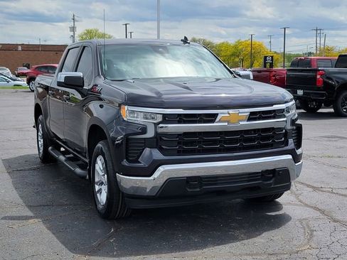 Certified 2023 Chevrolet Silverado 1500 LT w/ Z71 Off-Road Package AWD/4WD image 4