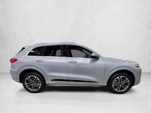 Used 2025 Audi Q5 Premium AWD/4WD image 4