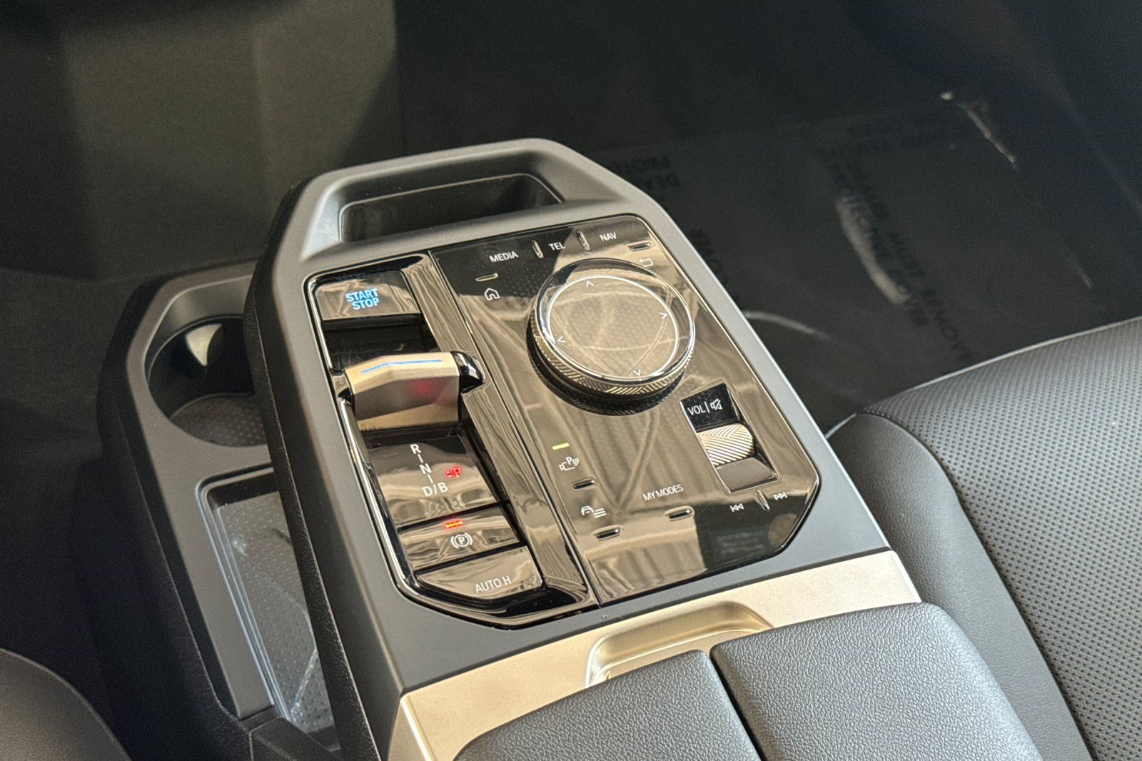 Certified 2023 BMW iX xDrive50 w/ Sport Package AWD/4WD image 29