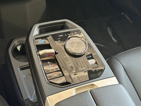 Used 2023 BMW iX xDrive50 w/ Sport Package AWD/4WD image 29