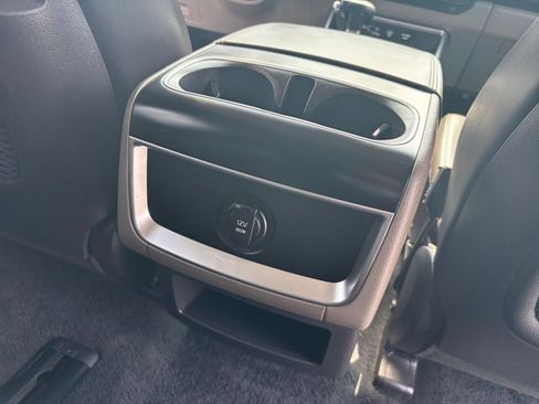 Used 2026 Kia Carnival FWD image 24