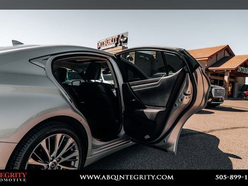 Used 2019 Lexus ES 350 w/ Premium Package FWD image 56