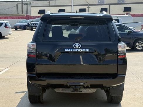 Used 2018 Toyota 4Runner SR5 RWD image 5