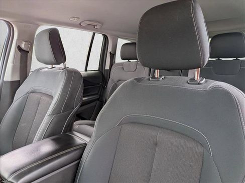 Used 2023 Jeep Grand Cherokee Laredo RWD image 10