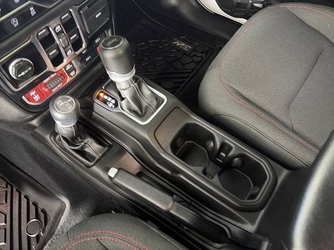 Used 2024 Jeep Wrangler Unlimited Rubicon w/ Technology Group image 24