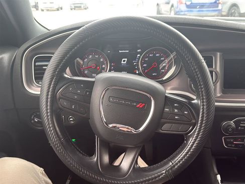 Used 2020 Dodge Charger SXT RWD image 4
