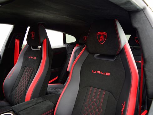 Used 2024 Lamborghini Urus Performante image 32