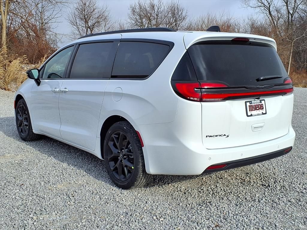 New 2026 Chrysler Pacifica Select w/ S Appearance Package FWD image 33