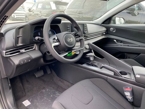 New 2026 Hyundai Elantra SE FWD image 9