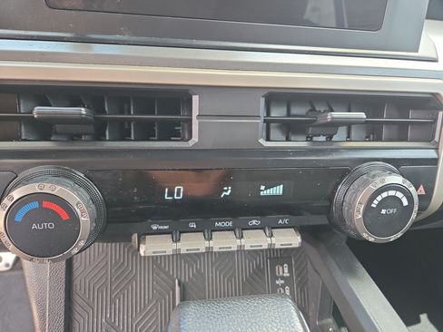 Used 2024 Toyota Tacoma TRD Sport AWD/4WD image 22