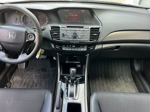 Used 2017 Honda Accord Sport image 4