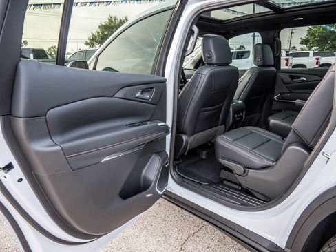 New 2026 Chevrolet Traverse Z71 w/ Enhanced Driving Package AWD/4WD image 56