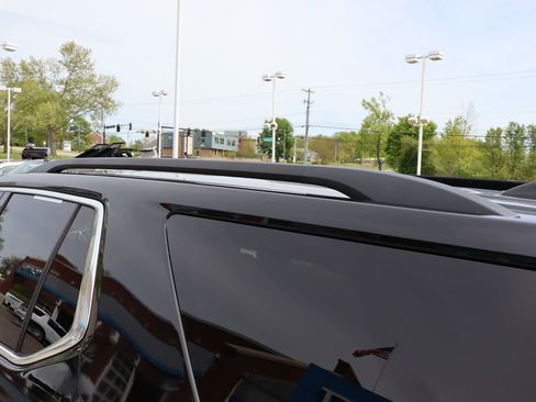 Used 2023 Chevrolet Traverse LT FWD image 30
