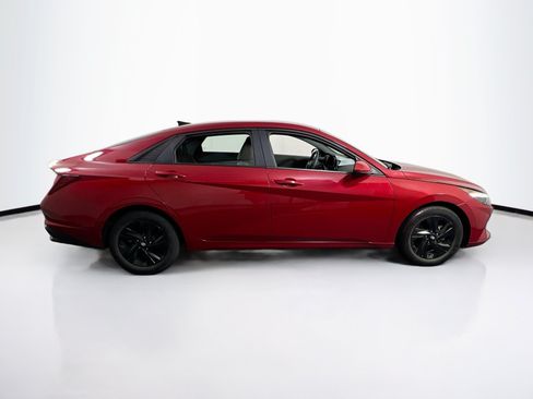 Used 2023 Hyundai Elantra SEL w/ Cargo Package FWD image 4