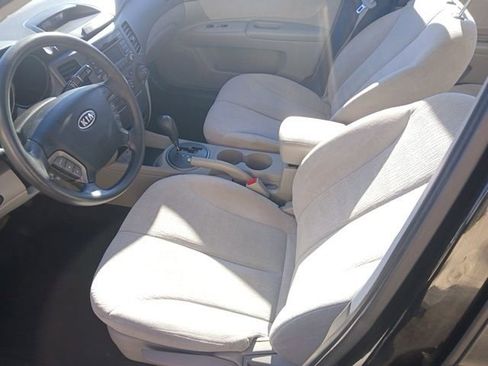 Used 2010 Kia Optima LX image 9