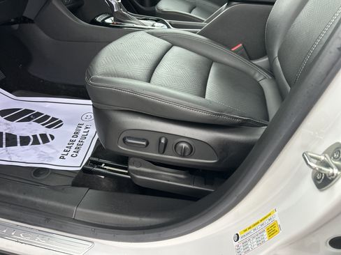 Certified 2023 Buick Encore GX Essence w/ Advanced Technology Package AWD/4WD image 19