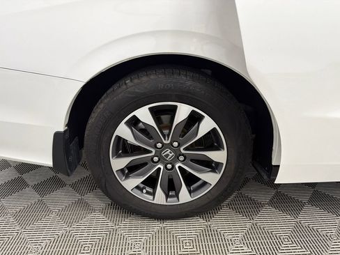 Used 2023 Honda Odyssey EX-L image 18