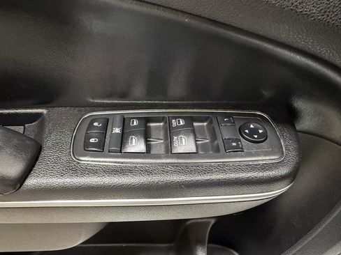 Used 2019 Chrysler 300 Touring w/ Sport Appearance Package RWD image 13