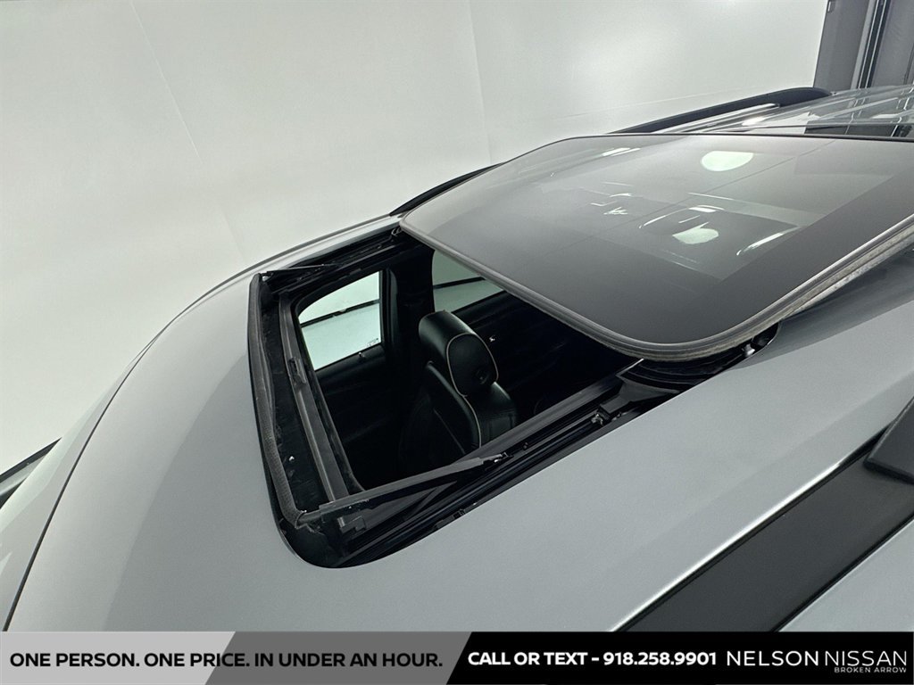 Used 2024 Chevrolet Traverse Premier w/ Redline Edition AWD/4WD image 23
