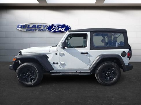 Used 2022 Jeep Wrangler Sport image 2