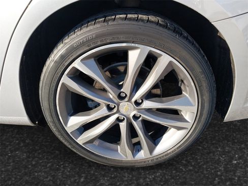 Used 2020 Chevrolet Malibu Premier image 12