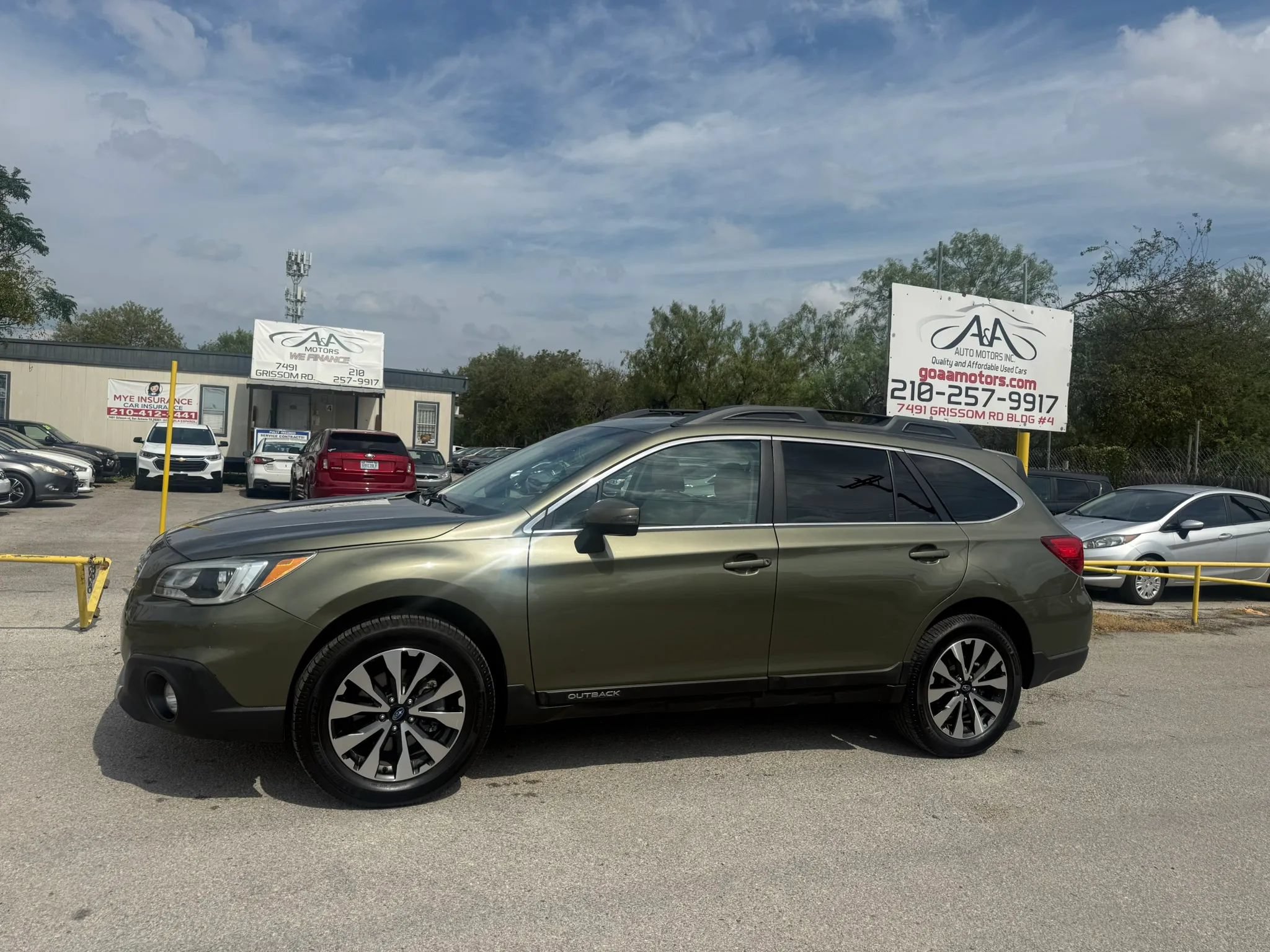 Used 2017 Subaru Outback 2.5i Limited AWD/4WD image 1