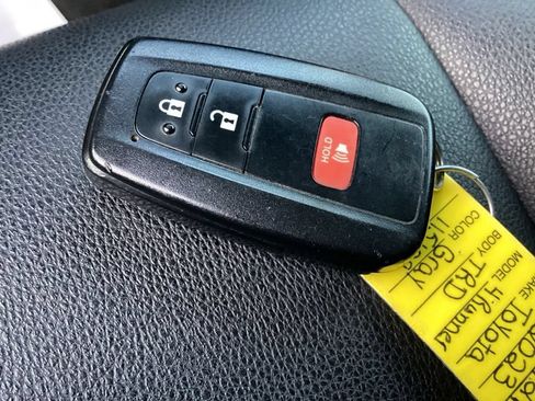 Used 2023 Toyota 4Runner TRD Off-Road Premium w/ Moonroof Package AWD/4WD image 30
