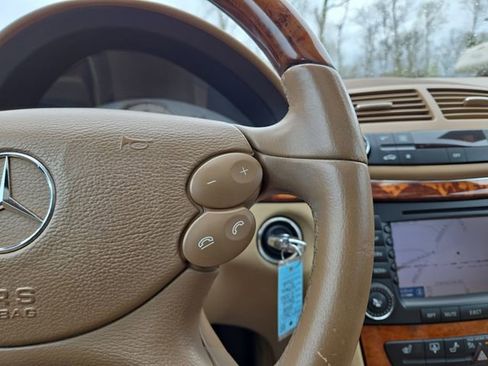 Used 2008 Mercedes-Benz E 350 4MATIC Sedan image 17
