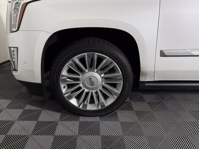 Used 2019 Cadillac Escalade ESV Platinum AWD/4WD image 11