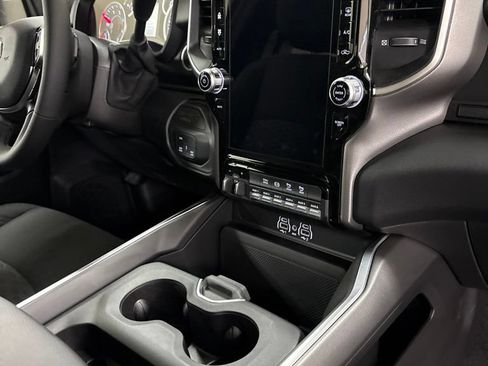 New 2026 RAM 2500 Big Horn AWD/4WD image 24