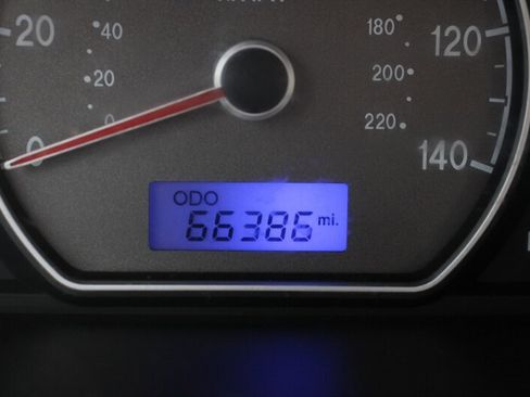 Used 2008 Hyundai Elantra GLS image 7