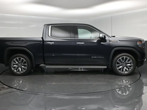Used 2023 GMC Sierra 1500 Denali w/ Denali Reserve Package AWD/4WD image 2