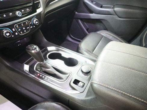 Used 2020 Chevrolet Traverse LT w/ LPO, Floor Liner Package FWD image 19