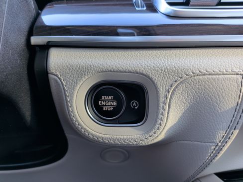 Used 2025 Mercedes-Benz GLS 450 4MATIC image 26