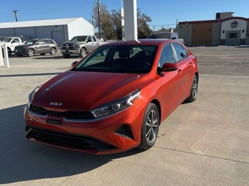 Used 2023 Kia Forte LXS w/ LXS Technology Package image 2